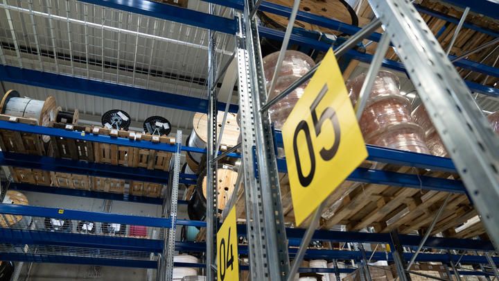 Eine Variante, wie heute die Bobinen gelagert und abgewickelt werden