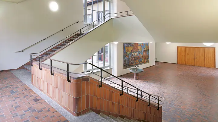 ARC-Wirtschaftsgymnasium Basel 1