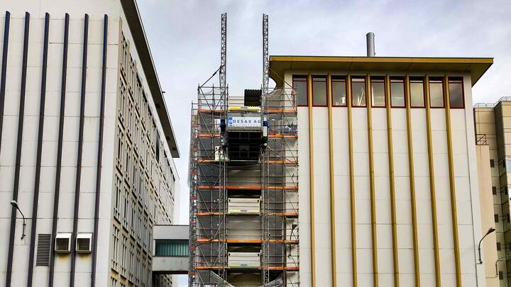 ri-VuE-Novartis-Hochkamin-Rückbau