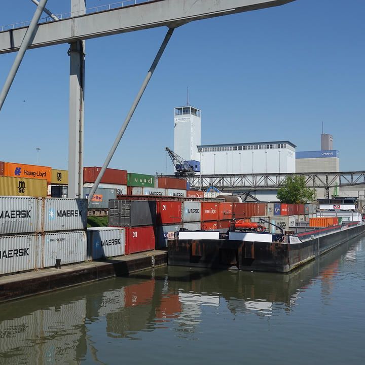 ri-sb-SBB_Rheinhaefen-Terminal-BS-Nord-STFV-00