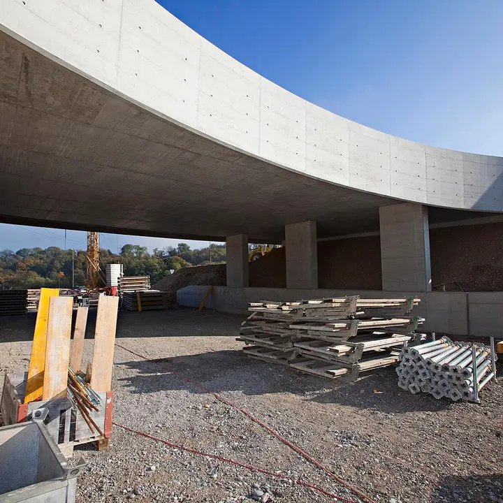 I Bruecke Kunstbauten