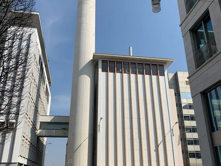 ri-VuE-Novartis-Hochkamin vor Baubeginn