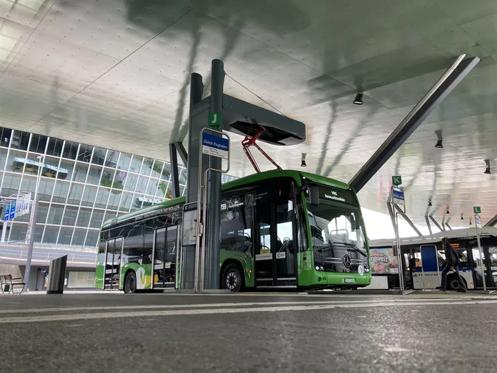 MOL-Elektrobus Innovationslinie 759 